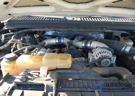 1999 Ford F-250 Lariat/Xl/Xlt z USA, uszkodzony, nr VIN 1FTNX21F8XEA41215